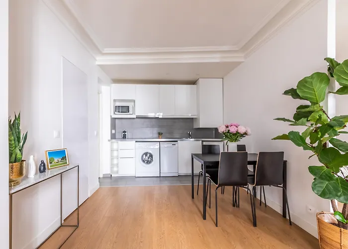 Bergere - Hotel apartamentowy 3*